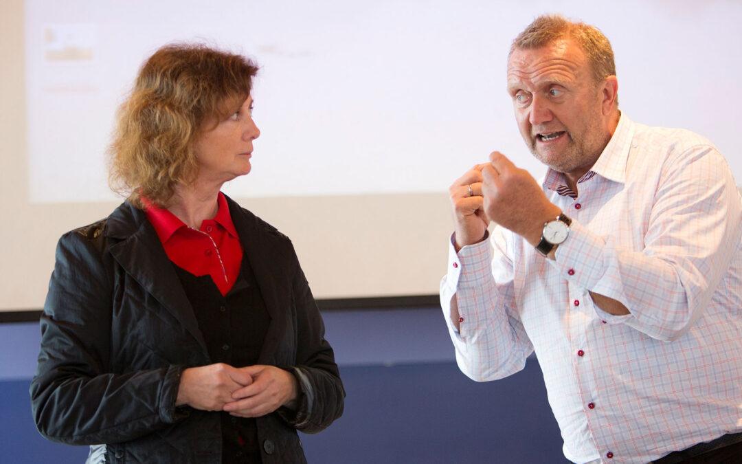 Kurs og foredrag innen motivasjon, overbevisning, presentasjonsteknikk og retorikk // Kjell Terje Ringdal // RetoRingdal